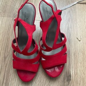 Size 8 worthington high heals red